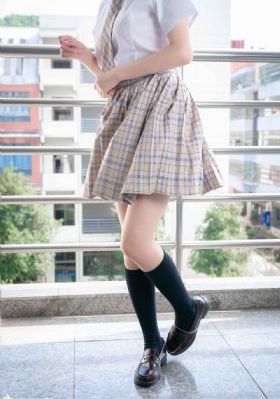 同桌让我腿扒开摸到高潮_蓝光高清免费观看