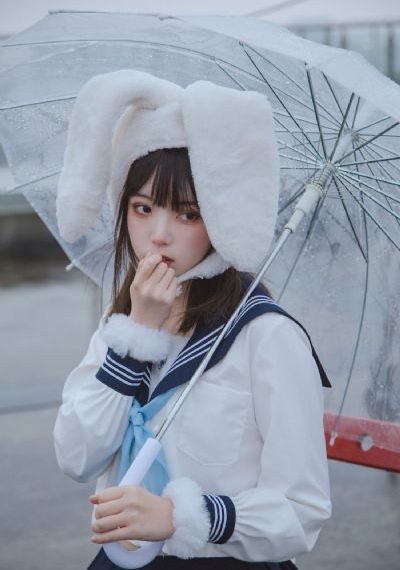 小莹主动把她双腿张开_HD手机在线观看