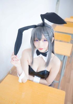 男宠被当众撅着屁股挨c_1080P手机免费观看完整